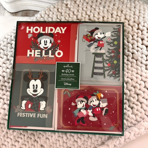 HALLMARK DISNEY HOLIDAY GREETING CARDS 40 CT.πβ€οΈπ - Picture 4 of 11